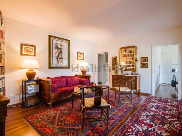 Appartamento in vendita di 135 m² in Via F.lli Cervi, 10