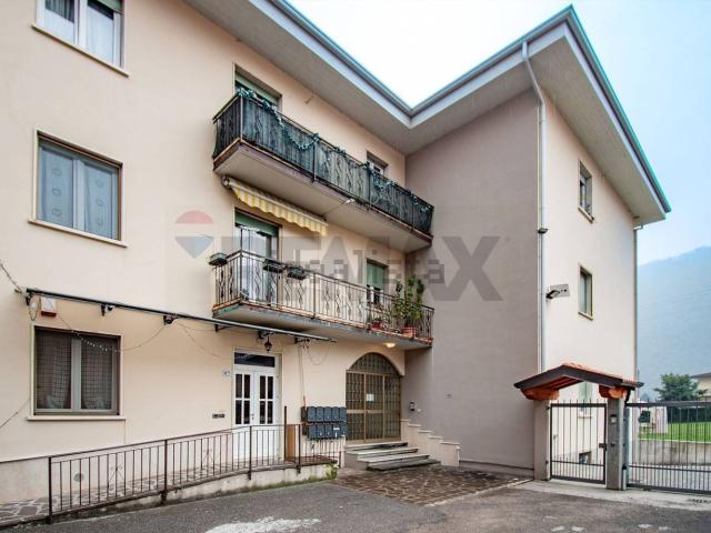 Appartamento in vendita di 135 m² in Via F. Petrarca, 13