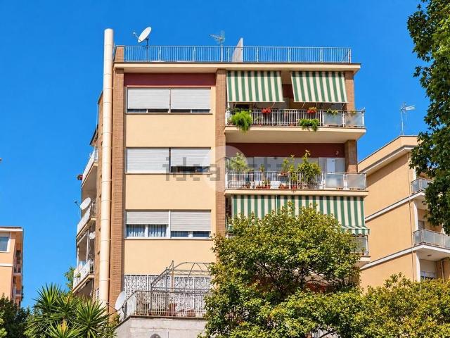 Appartamento in vendita di 135 m² in Via Fonteiana, 20