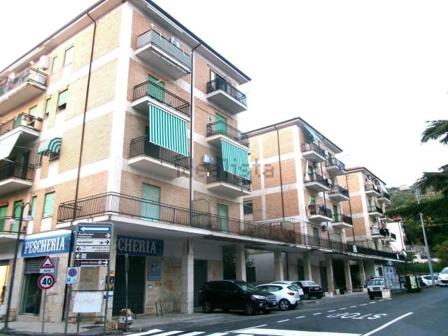 Appartamento in vendita di 135 m² in Via Fuscaldo, 6