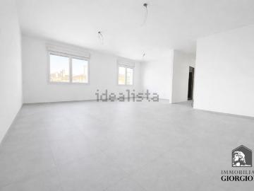 Appartamento in vendita di 135 m² in Via Interna, 1