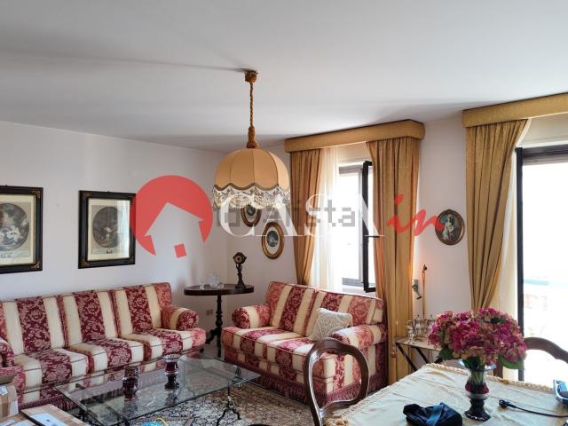 Appartamento in vendita di 135 m² in Via Lazio, 34