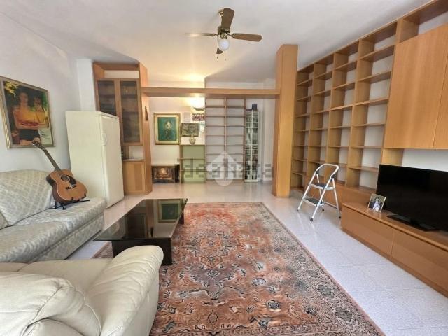 Appartamento in vendita di 135 m² in Via la Reciproca, 2