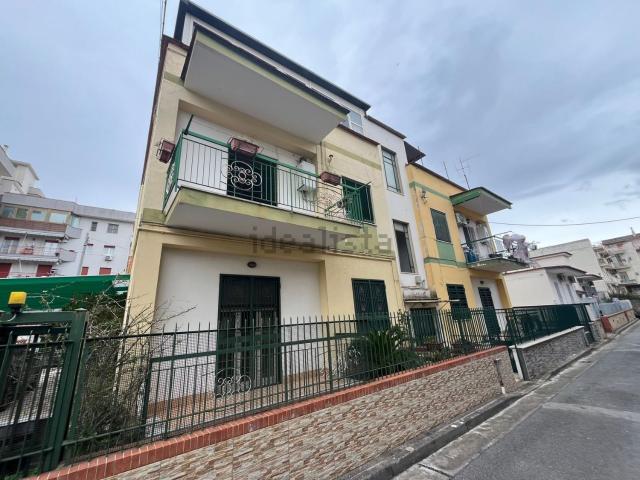 Appartamento in vendita di 135 m² in Via Luigi Oliva