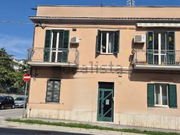 Appartamento in vendita di 135 m² in Via Monte Maiella, 25