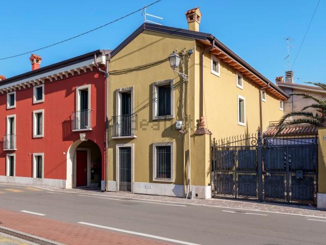 Appartamento in vendita di 135 m² in Via Madonna