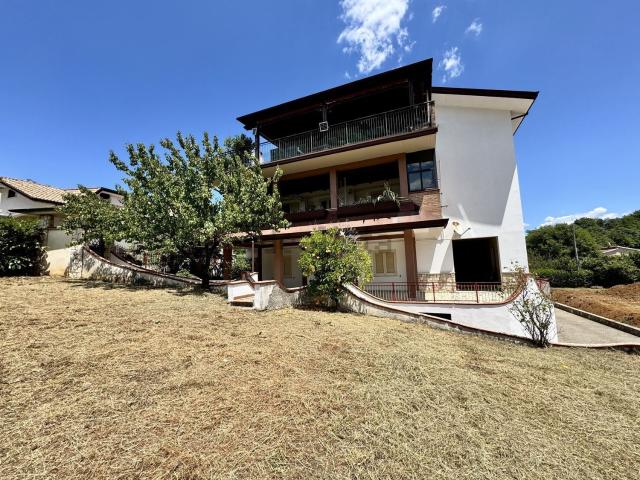 Appartamento in vendita di 135 m² in Via Madonna del Carmine