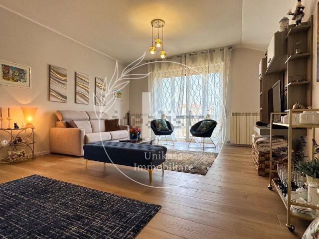 Appartamento in vendita di 135 m² in Via Medaglie d&apos oro, 15