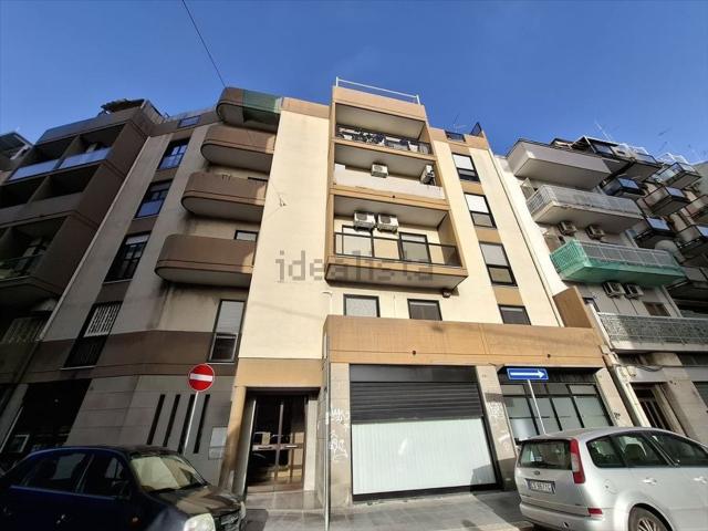 Appartamento in vendita di 135 m² in Via Michele Mirenghi, 51