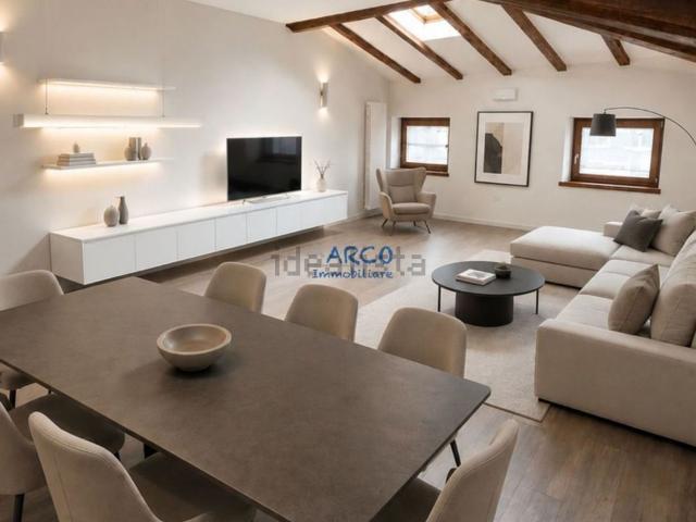 Appartamento in vendita di 135 m² in Via Nicola Bresciani, 8
