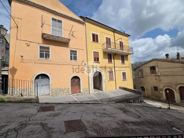 Appartamento in vendita di 135 m² in Via San Lucia, 13