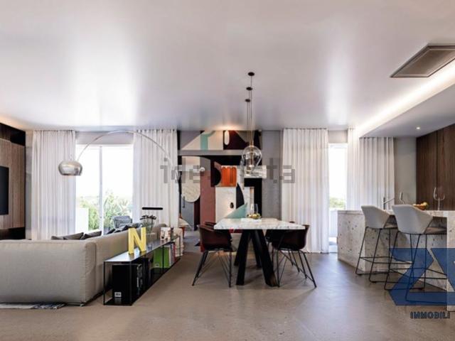 Appartamento in vendita di 135 m² in Via San Pio X