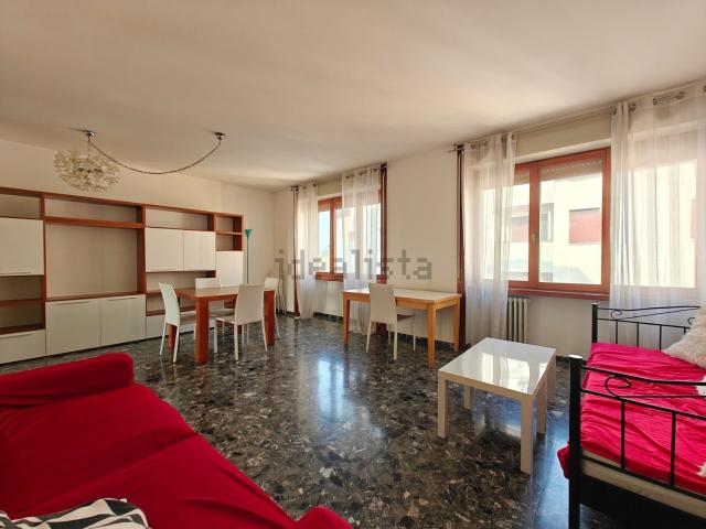 Appartamento in vendita di 135 m² in Via Santa Chiara, 2