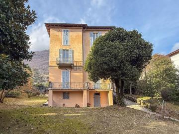 Appartamento in vendita di 135 m² in Via Statale