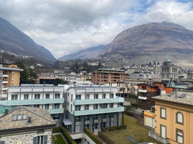 Appartamento in vendita di 135 m² in Via Pio Rajna