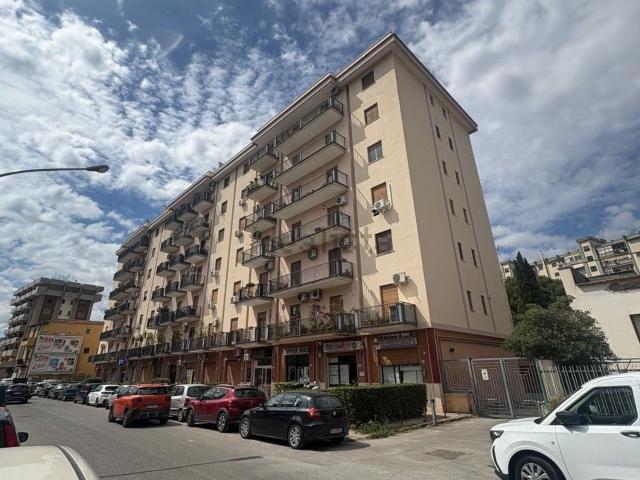 Appartamento in vendita di 135 m² in Via Principe di Palagonia, 84
