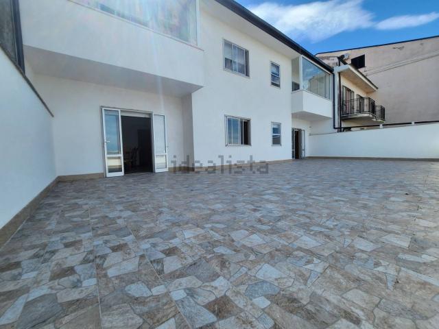 Appartamento in vendita di 135 m² in Via Provinciale, 23