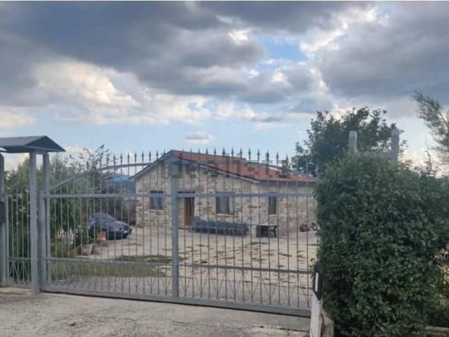 Appartamento in vendita di 135 m² in Via Roma