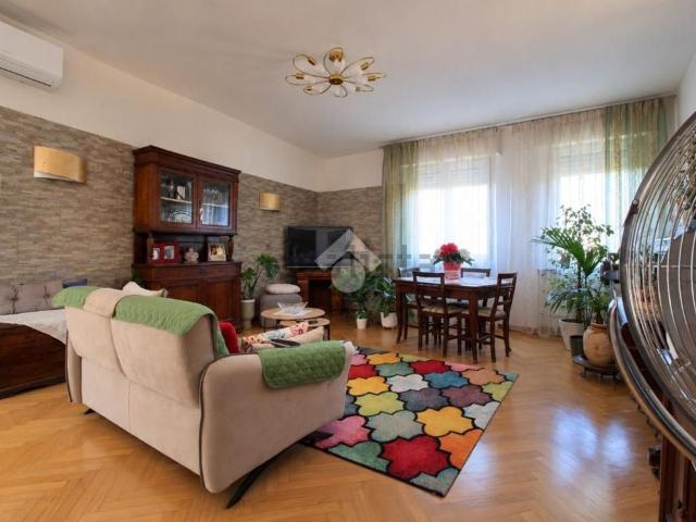 Appartamento in vendita di 135 m² in Via Radici in Monte, 1