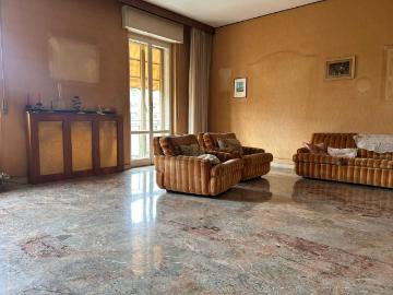 Appartamento in vendita di 135 m² in Via Raffaele Fulgosio