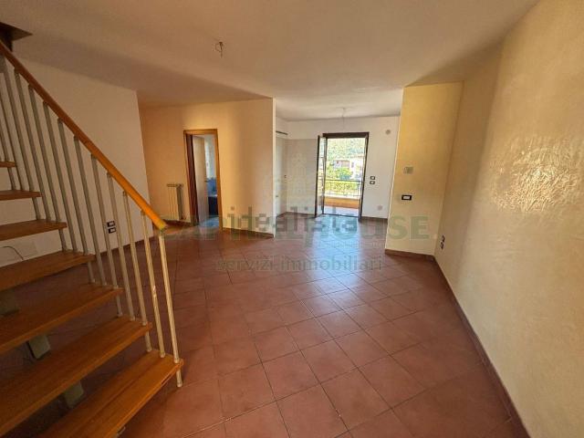Appartamento in vendita di 135 m² in Via Riccardo Ciancio
