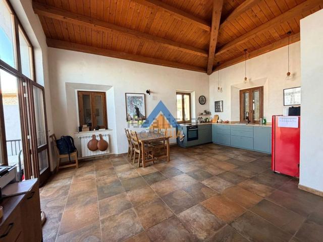 Appartamento in vendita di 135 m² in Via Rimembranze, 8