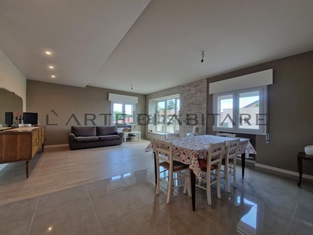 Appartamento in vendita di 135 m² in Via Ugo Morello