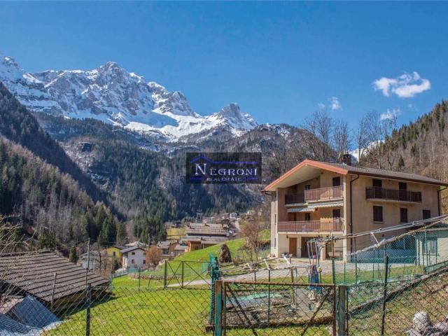 Appartamento in vendita di 135 m² in Via Valcanale, 2