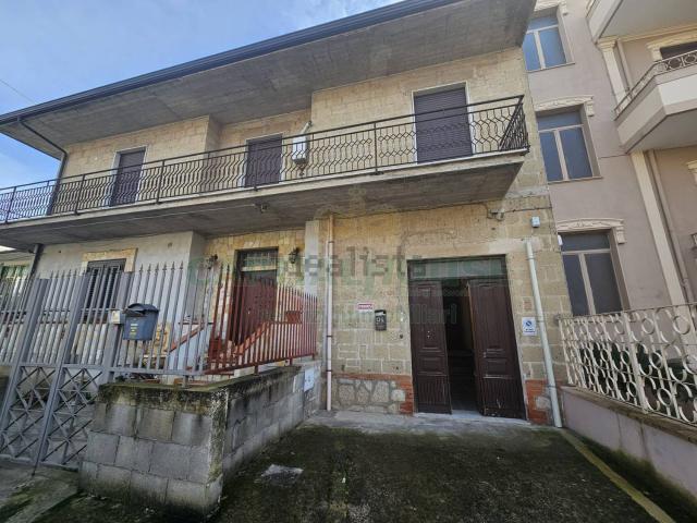 Appartamento in vendita di 135 m² in Via Vittorio Veneto