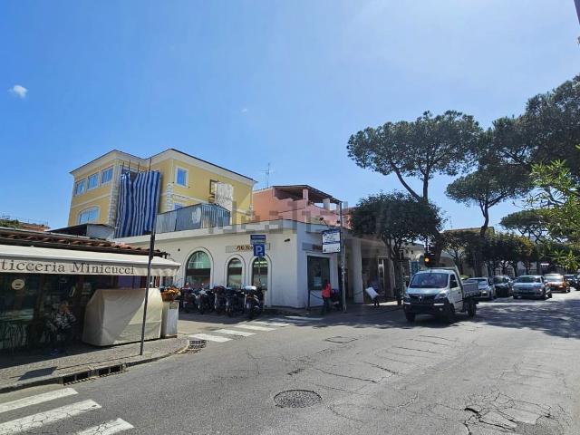 Appartamento in vendita di 135 m² in Via Vincenzo Gemito