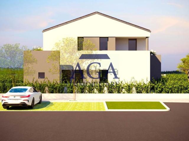 Appartamento in vendita di 135 m² in Viale degli Alpini, 24