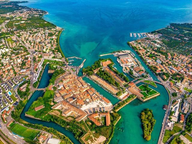 Appartamento in vendita di 135 m² in Viale degli Alpini