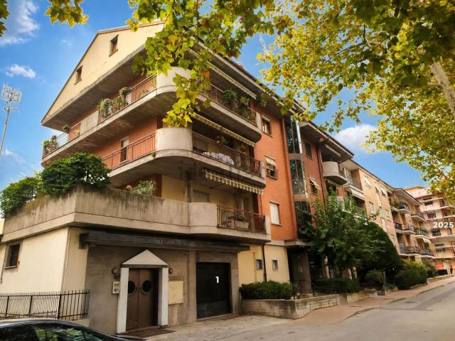 Appartamento in vendita di 135 m² in Viale Isonzo, 12