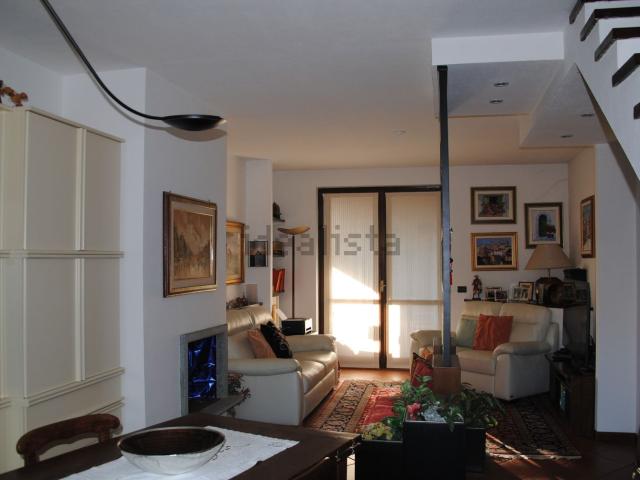 Appartamento in vendita di 135 m² in Viale Nuvoli, 58