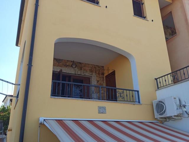 Appartamento in vendita di 135 m² in Vico V. Gramsci, 104