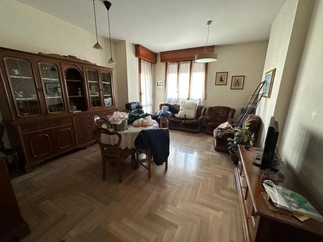 Appartamento in vendita di 135 m² in Piazza Risorgimento