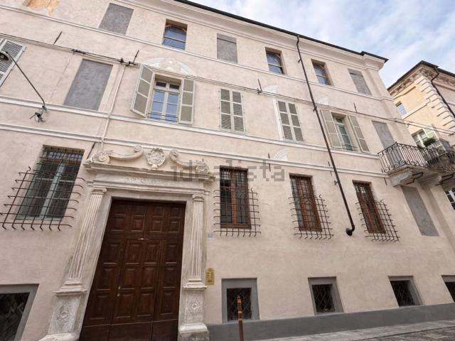 Appartamento in vendita di 136 m² in Via Conte Carmagnola, 24
