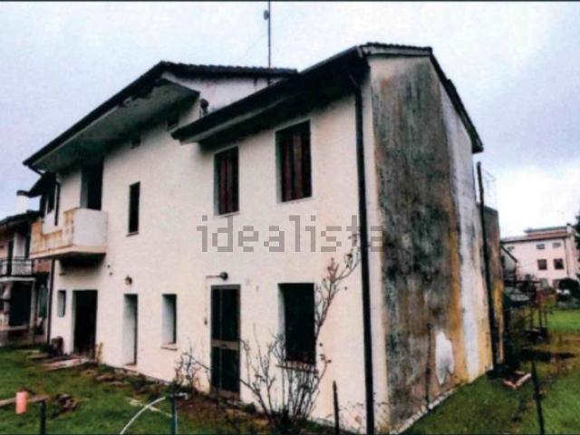 Appartamento in vendita di 136 m² in Via Cortina