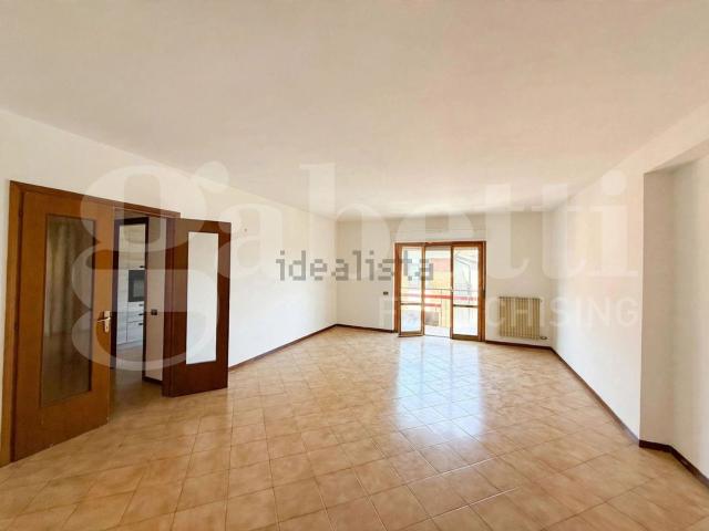 Appartamento in vendita di 136 m² in Via Camerano