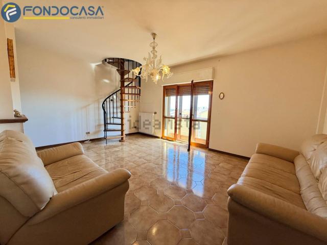 Appartamento in vendita di 136 m² in Via Alessandro Manzoni, 5