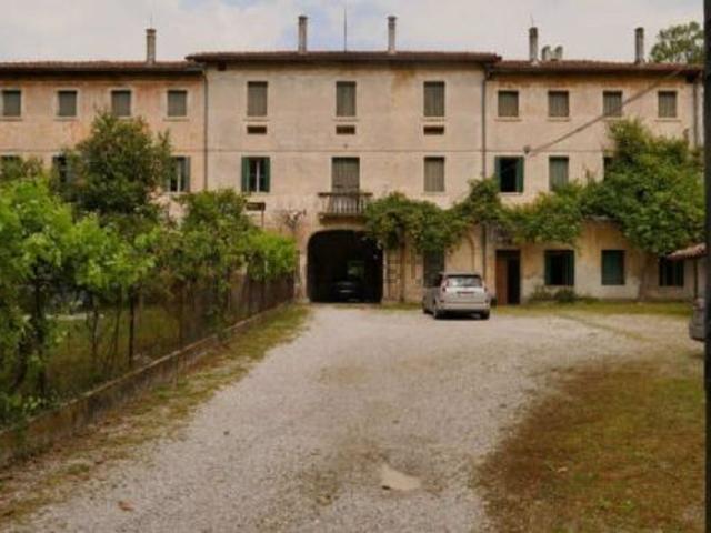 Appartamento in vendita di 136 m² in Via G. Puccini, 27