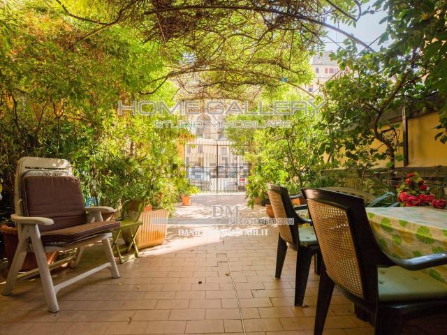 Appartamento in vendita di 136 m² in Via Giuseppe Casaregis, 10