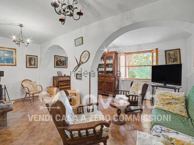 Appartamento in vendita di 136 m² in Via del Poderino, 4