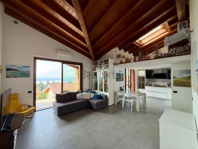 Appartamento in vendita di 136 m² in Via Enea Sacconaghi, 77