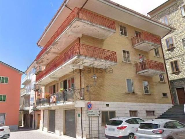 Appartamento in vendita di 136 m² in Via Erasmo Colapietro, 45