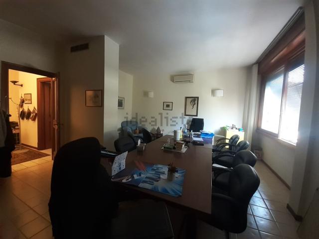 Appartamento in vendita di 136 m² in Via Ercole Barbarasa, 23