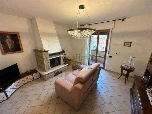 Appartamento in vendita di 136 m² in Via Federico Cerboni
