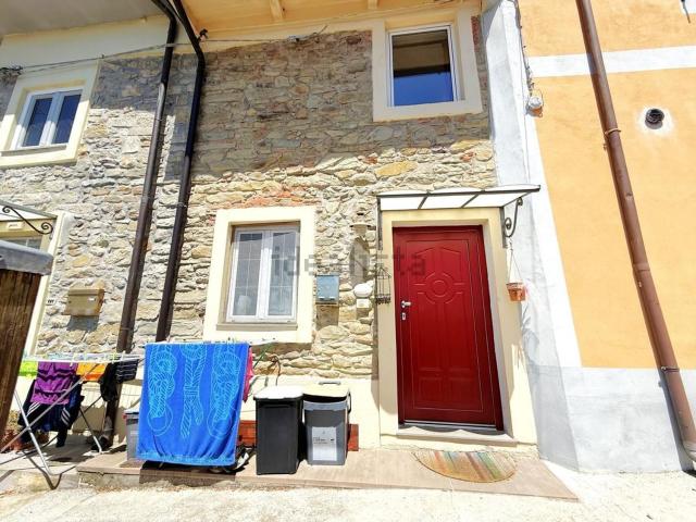 Appartamento in vendita di 136 m² in Via Francesco Santesi, 73
