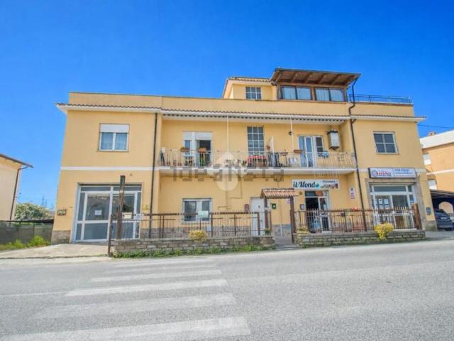 Appartamento in vendita di 136 m² in Via Lambruschina Sud, 62