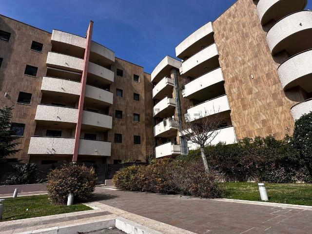Appartamento in vendita di 136 m² in Via Luigi Einaudi